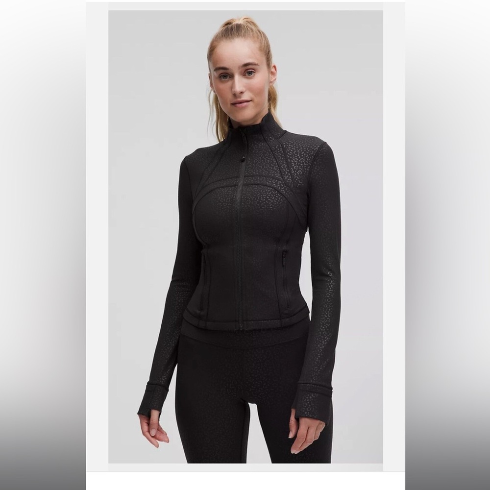Lululemon Define Leopard Daisy Emboss Cropped Jacket - Picture 4 of 5